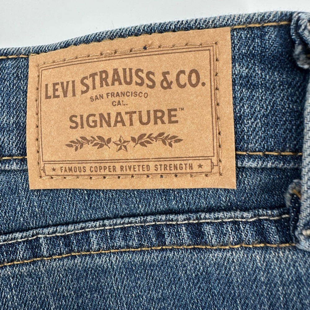 Levi Strauss Signature Womens Size 10M Blue Mid Rise Bootcut Jeans‎ W30 L32 - Picture 5 of 12